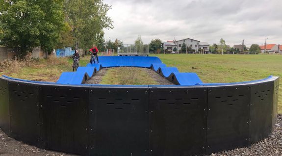 Niet-stationaire modulaire pumptrack