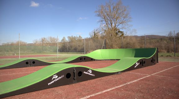 Niet-stationaire modulaire pumptrack